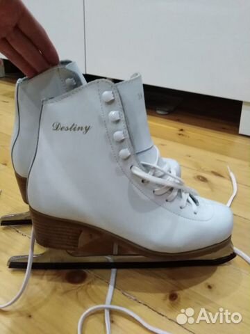 Коньки фигурные женские