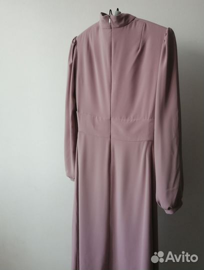 Платье пудровое 44 размер шикарное