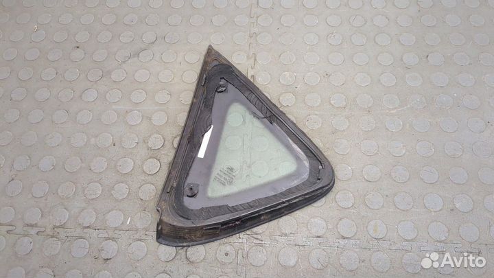 Стекло кузовное боковое правое заднее Ford Fiesta