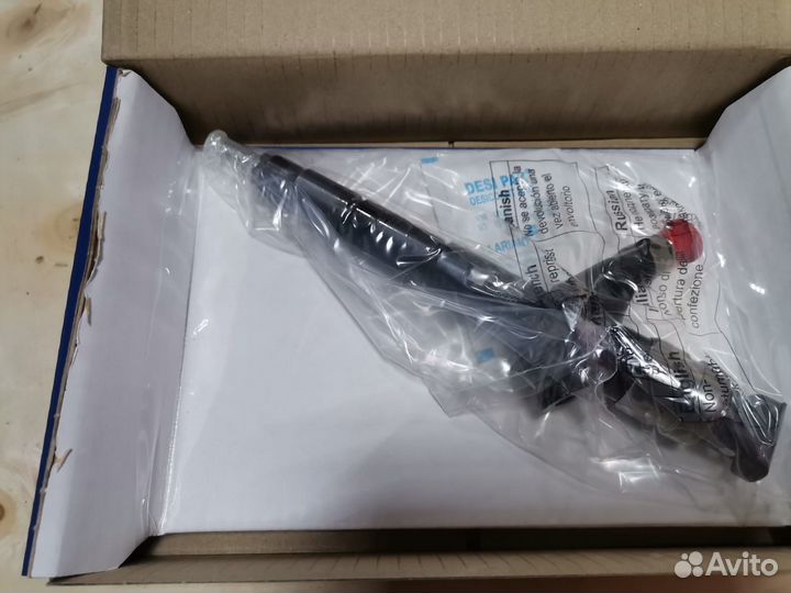 Форсунка dcri106240 NP300 YD25 ddti 16600-VM00D