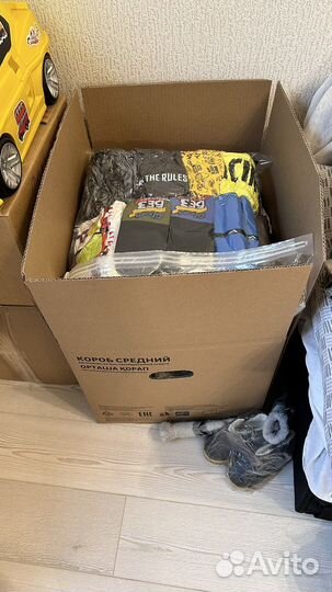 Коробка женских вещей 42 размер