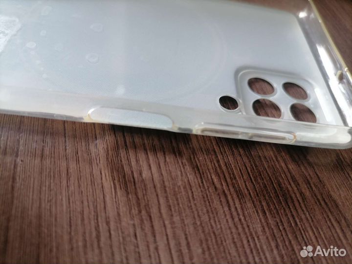 Чехлы на смартфоны