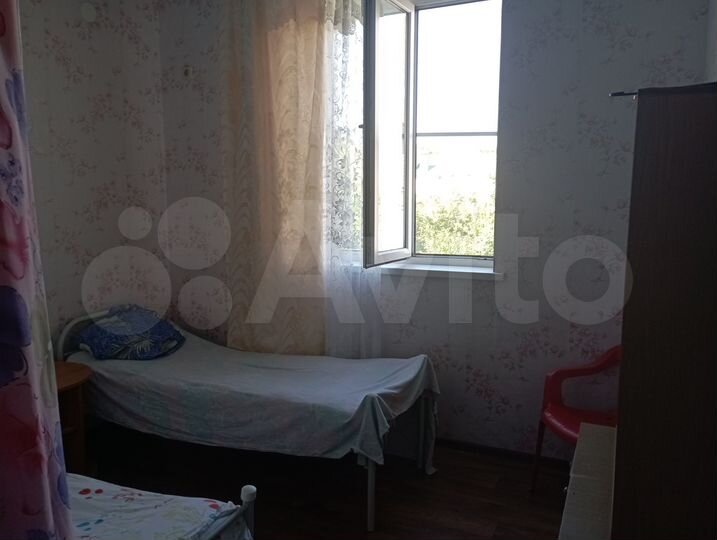 Комната 12 м² в 9-к., 3/3 эт.