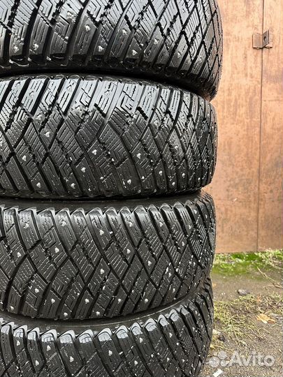 Goodyear Ultragrip Ice Arctic 215/60 R16