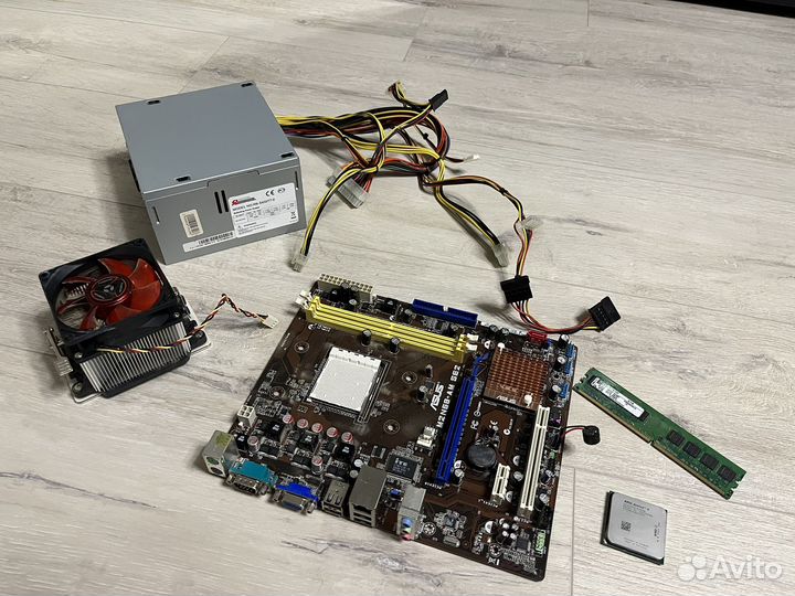 Комплект деталей для компьютера