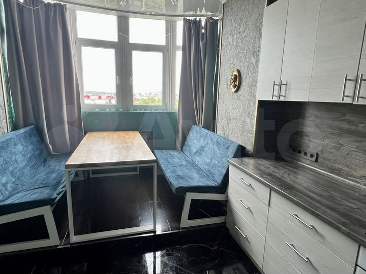2-к. квартира, 70 м², 2/14 эт.