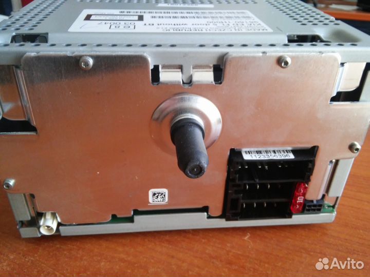 Продам новую штатную магнитолу на KIA ceed