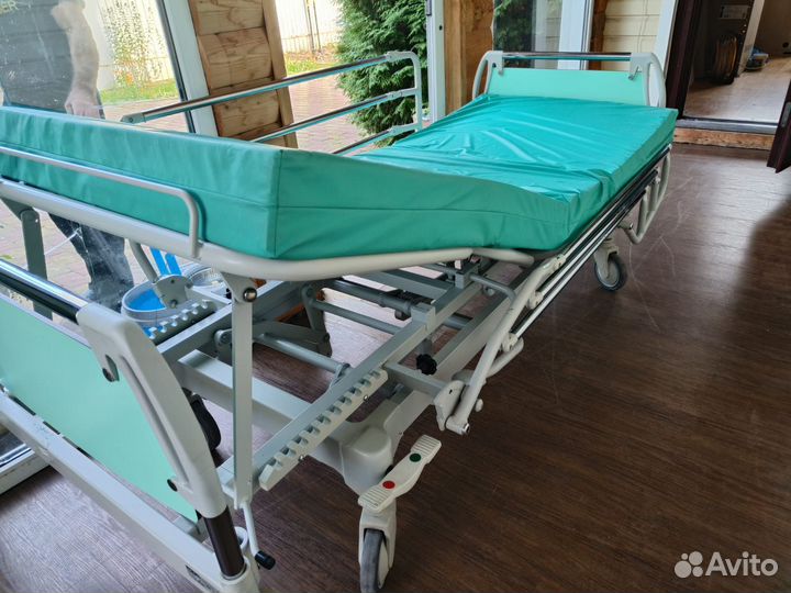 Медицинская кровать