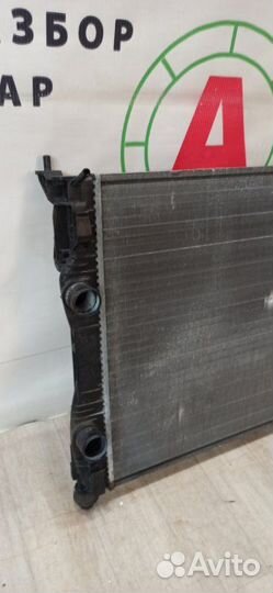 Радиатор охлаждения двигателя Nissan Qashqai J10
