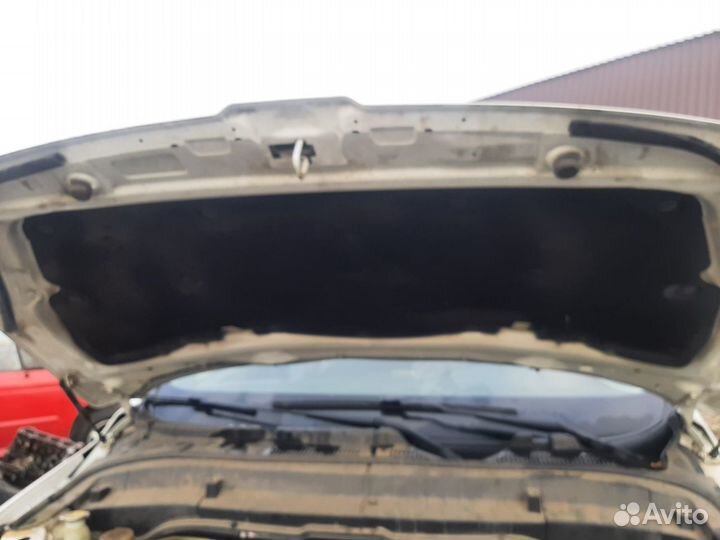 Капот на Luxgen 7 SUV, Лаксджин