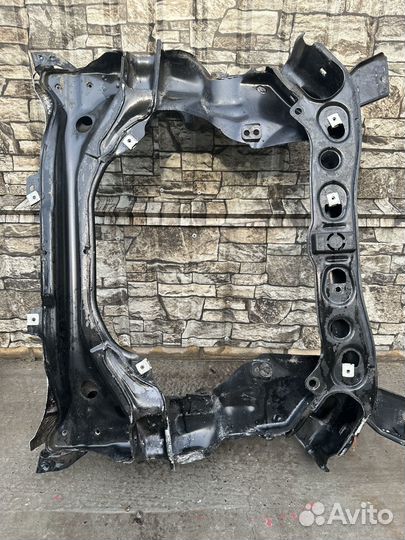 Передний подрамник Mercedes E W212 CLS W218