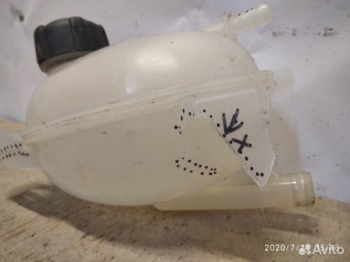 Бачок расширительный Renault Sandero 2 K7M 2015