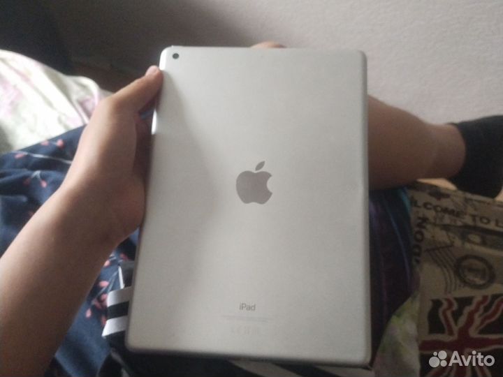 iPad 10.2 (2020) (64gb)