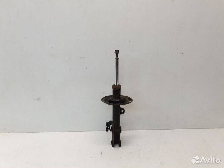 Амортизатор передний левый Toyota Highlander 2
