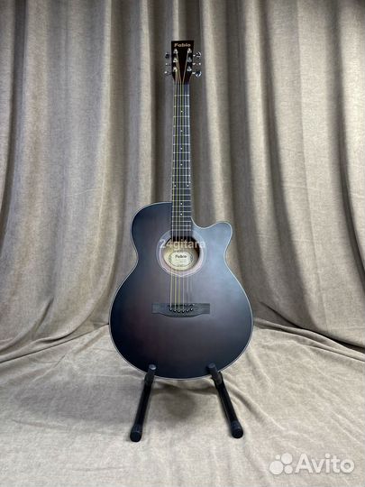 Акустическая гитара