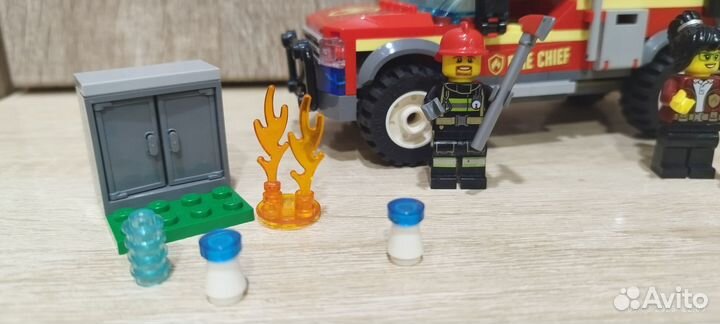 Lego city 60231 Грузовик начальника пожарной