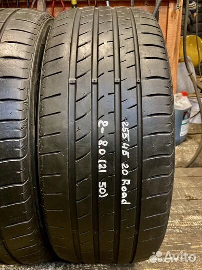 Roadstone N'Fera RU1 255/45 R20