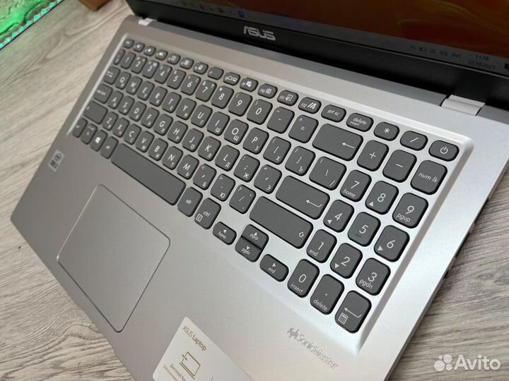 Asus VivoBook 15 на i3-1005G1 / SSD / fullhd / IPS