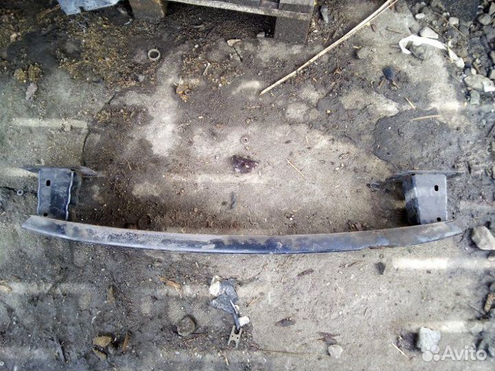 Усилитель бампера задний Ford Focus 2 хэтчбек 1.8