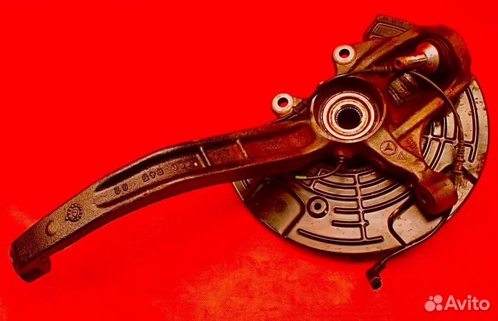 Кулак передний правый Mercedes W164 ML164 E251