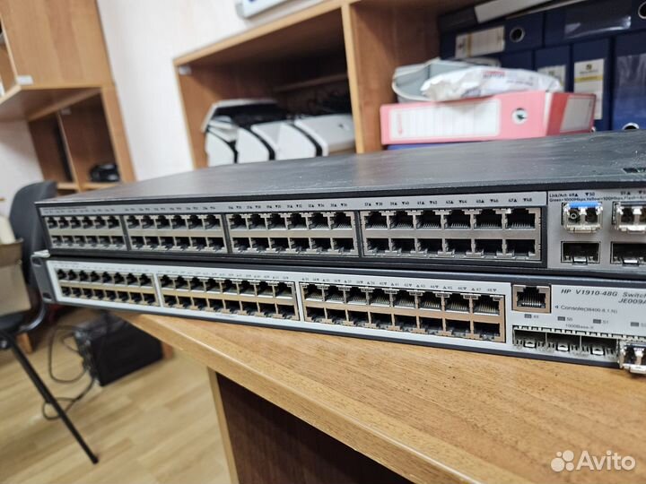 Коммутатор свитч хаб HP V1910-48G Switch JE009A