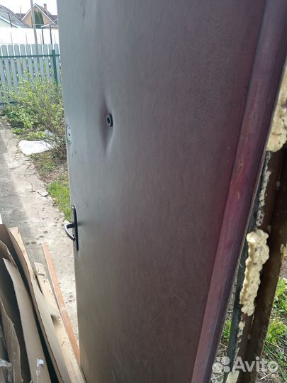 Дверь входная железная бу с коробом
