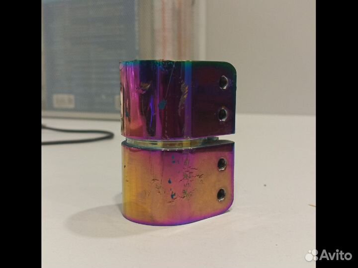 Зажим для трюкового самоката