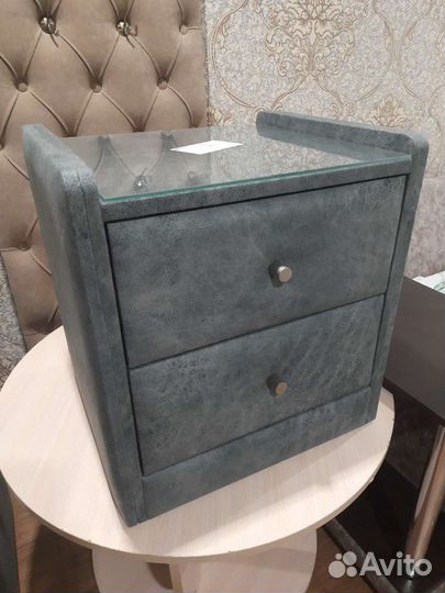 Тумба прикроватная