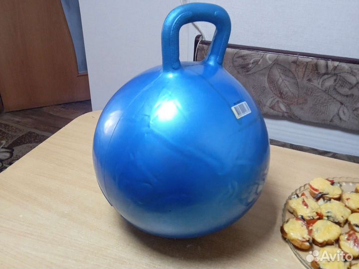 Прыгающий мяч