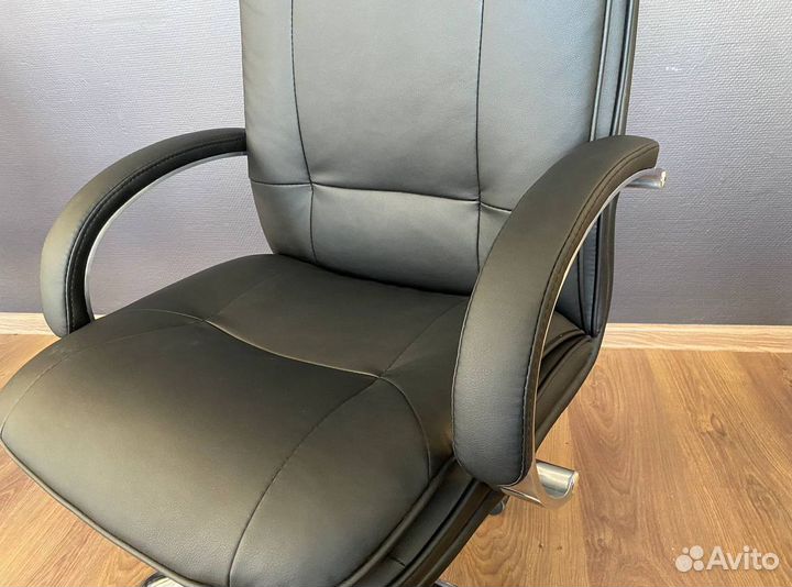Офисное кресло новое