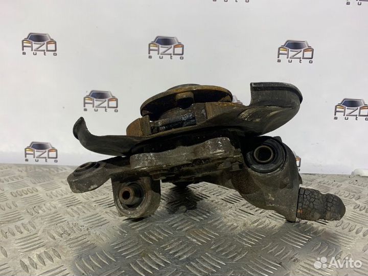 Кулак задний правый Volvo Xc70 2 2.5 2003