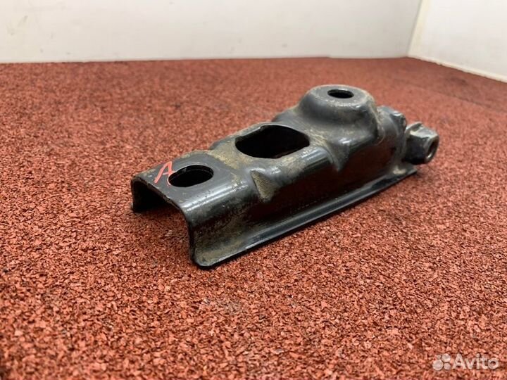 Кронштейн опоры двигателя Renault Logan 2 L8