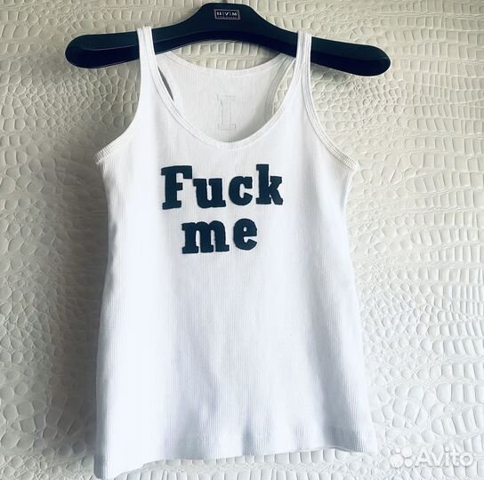 Белая хлопоковая майка F*uck me Ибица