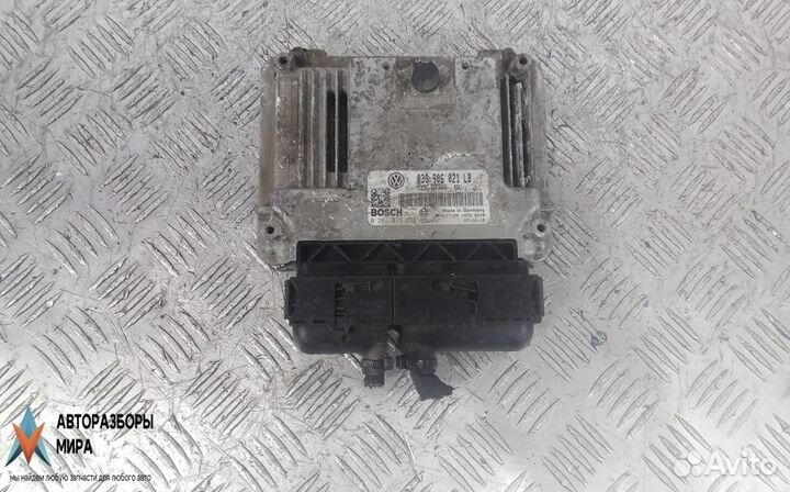 Блок управления двигателем Skoda Octavia 2 (A5)