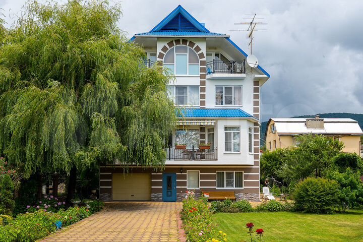 Дом 370 м² на участке 6 сот.