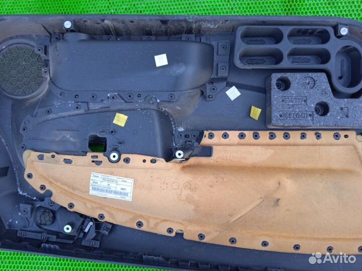 Обшивка карта двери правая Opel Corsa D Z10XEP