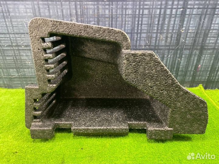 Пенопласт багажника правый Audi A6 C5 ASN 2002