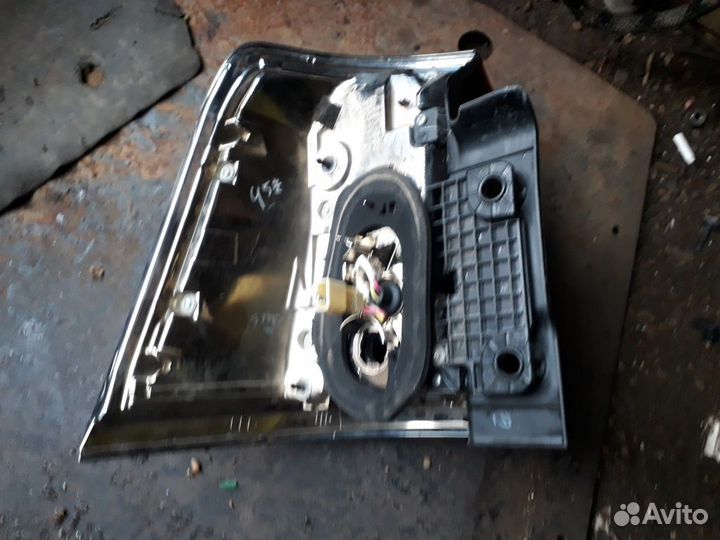 Фонарь задний правый Lexus LX 570 2007