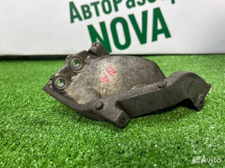 Кронштейн впускного коллектора Nissan Almera N16