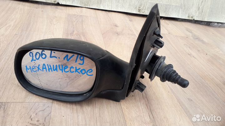 Зеркало левое №19 peugeot 206 2002