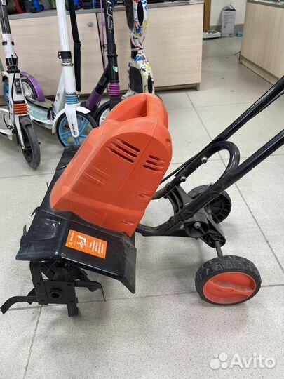 А) Культиватор Patroit Tesla 3