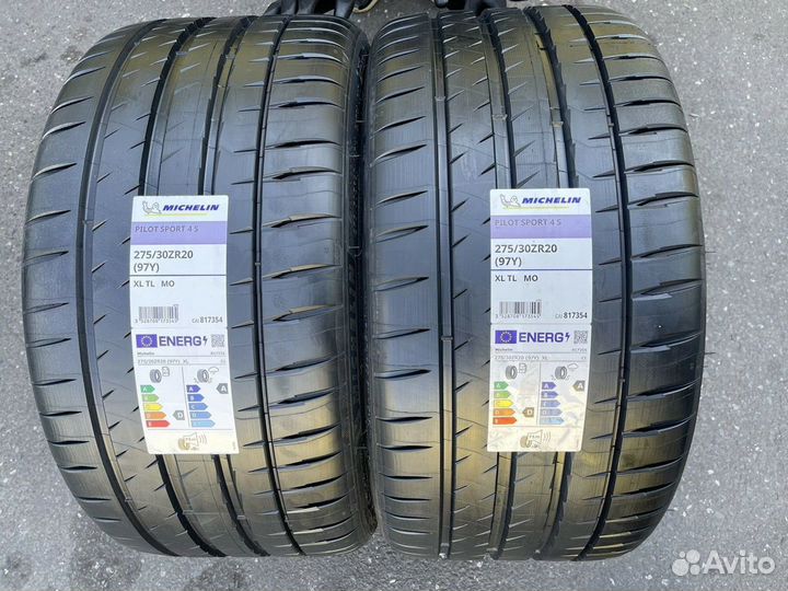 Michelin Pilot Sport 4 S 245/35 R20 и 275/30 R20 97Y