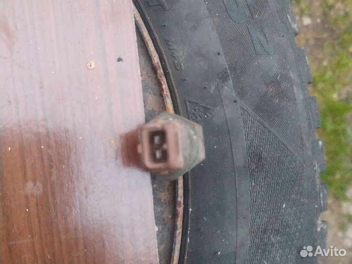 Датчик температуры охлаждающей жидкости