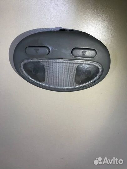 Плафон внутреннего освещения передний