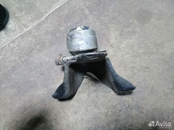 Опора двигателя правая Ford Focus