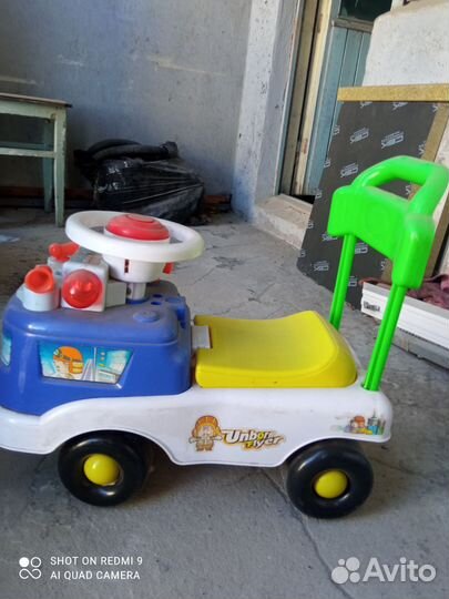 Детская машинка каталка- толокар