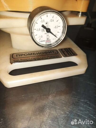 Укупорщик винтовыми крышками типа Твист-Офф