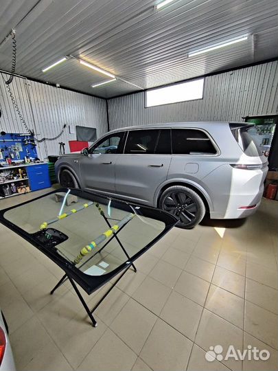 Лобовое стекло suzuki vitara renger+Д.Д место