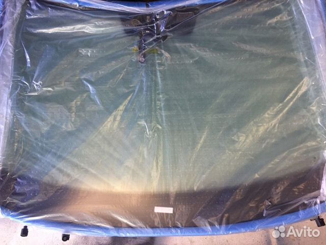 Новое лобовое стекло Volkswagen Polo V седан