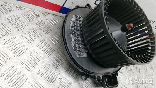 Моторчик печки BMW 3 F30/F31 (DEA04KK01)